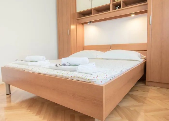 Apartment Holiday דירה מאקרסקה