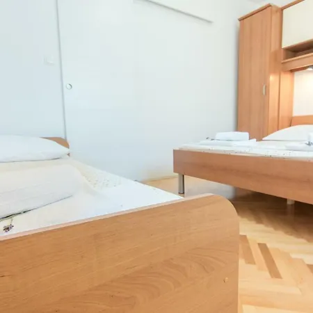 Apartment Holiday 马卡尔斯卡