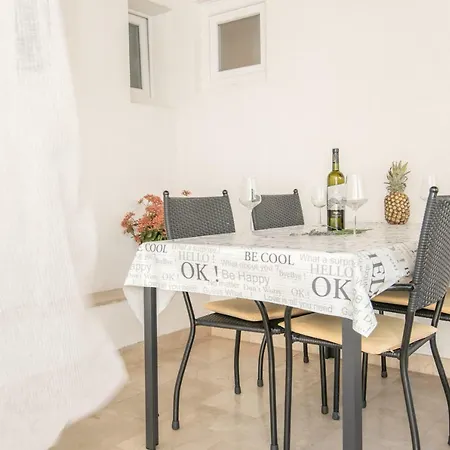 Apartment Holiday * 马卡尔斯卡